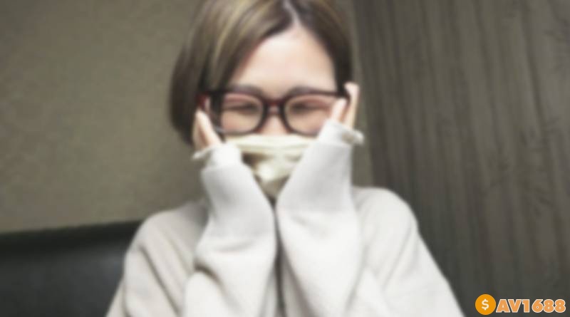 FC2-PPV-2768929 ※学校バレ→即削除※【無修正】清楚で真面目な小学校の美人先生。SEXの経験が少ないウブな体にデカマラ突っ込まれて人生初ハメ撮り。メガネ顔射