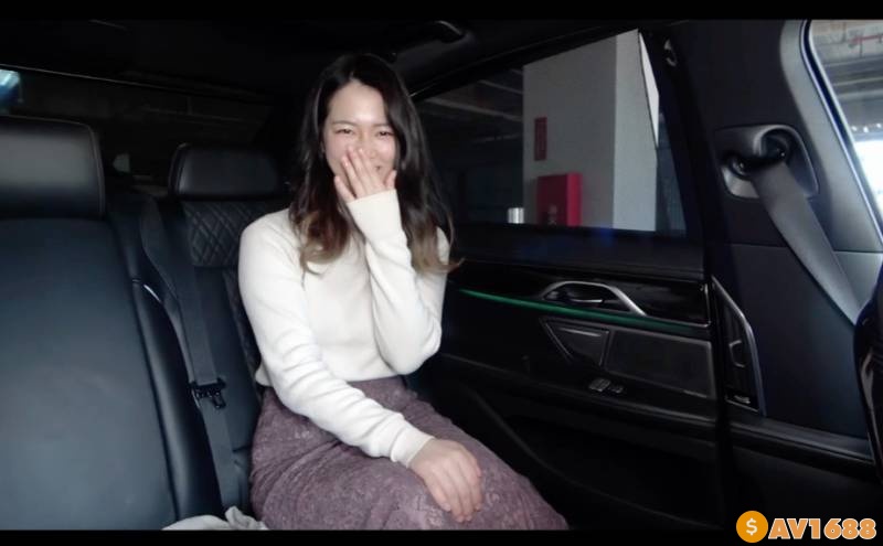 FC2-PPV-2812444 【人妻車内不倫】こんな美人な奥さんが実在した！！圧倒的な美貌で初老の竿を吸い上げるフェラチオ、あっという間に射精させてしまう