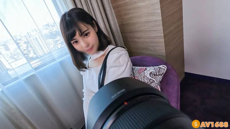 FC2-PPV-2828810 【巫女キツネ】普段はOL。裏では美人レイヤー　初めての個撮で手マンされて潮吹き。ハメ撮りSEXまで持ち込まれて中出し。生チンポに歓喜のアク