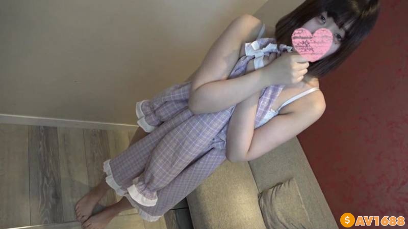 FC2-PPV-2883138 無知な田舎娘に生ハメ中出し。「恥ずかしい、他の人に裸見られたことないから」そう言いながらも快楽に沈む・・・