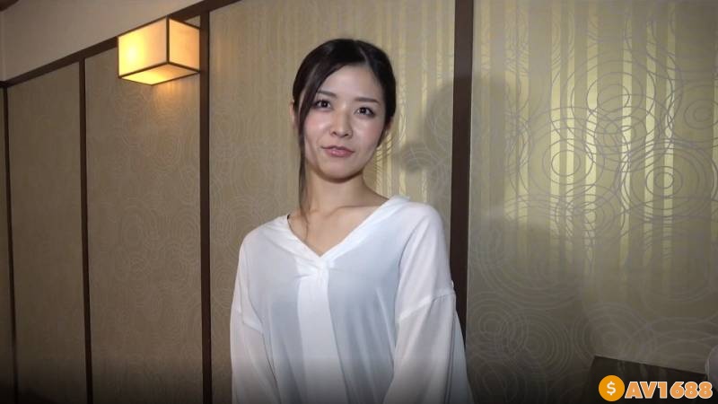 FC2-PPV-1313013 【超SSS級4K撮影】初撮り18歳！全身が性感帯の実はドMな京都美人♥乳首こねくりだけで潮吹き♥イラマチオ大好き♥大興奮アへ顔♥肉厚オマン