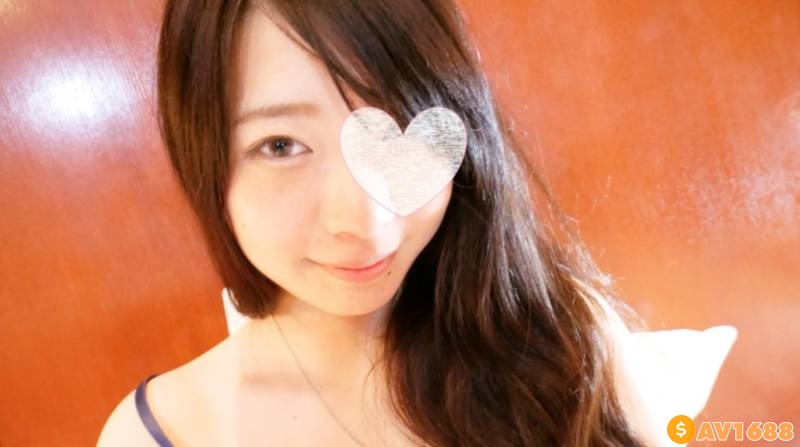 FC2-PPV-1074935 【国宝級のフワフワ天使☆完全素人】Ｓ級のルックス！透き通る白い肌に愛嬌はバツグン♪最強の美巨乳カワイコちゃん20歳！結婚したくなるコト間違