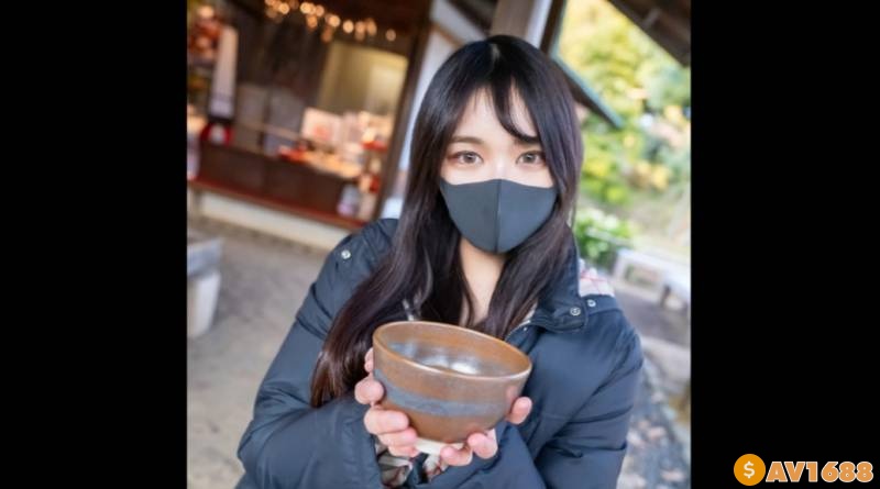 FC2-PPV-2610987 初撮影【新シネマ画風】2/6まで限定【無修正】「私、学生時代から興味ありました・・・」数年の時を経て伝えられた想い。可憐で巨乳な美少女と初