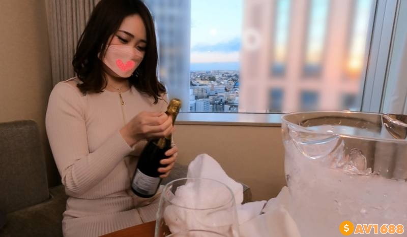 FC2-PPV-2639239 数量限定特別価格2480→【個人撮影】極上のセレブ女子と本気飲み！！ 六本木高級キャバクラで働いていた経験のある自称シュ豪女子。貫禄の飲み